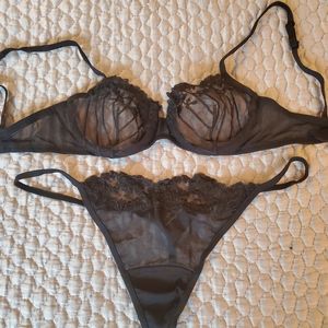 La Perla black lace bra (32C) and thong set